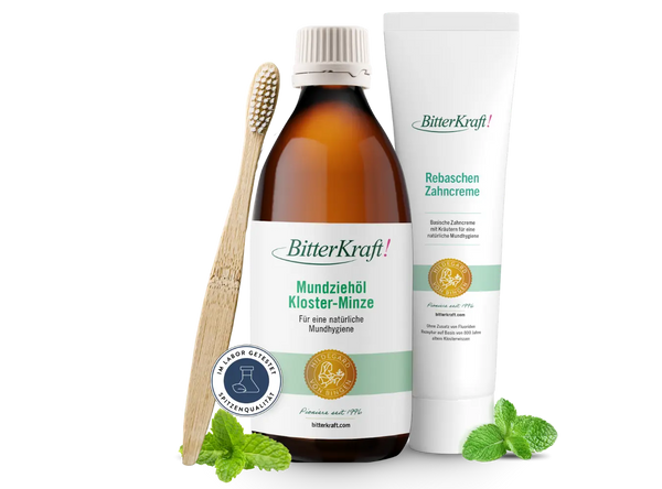 Mundhygiene mit Mundziehöl, Zahncreme und Bambus-Zahnbürste
